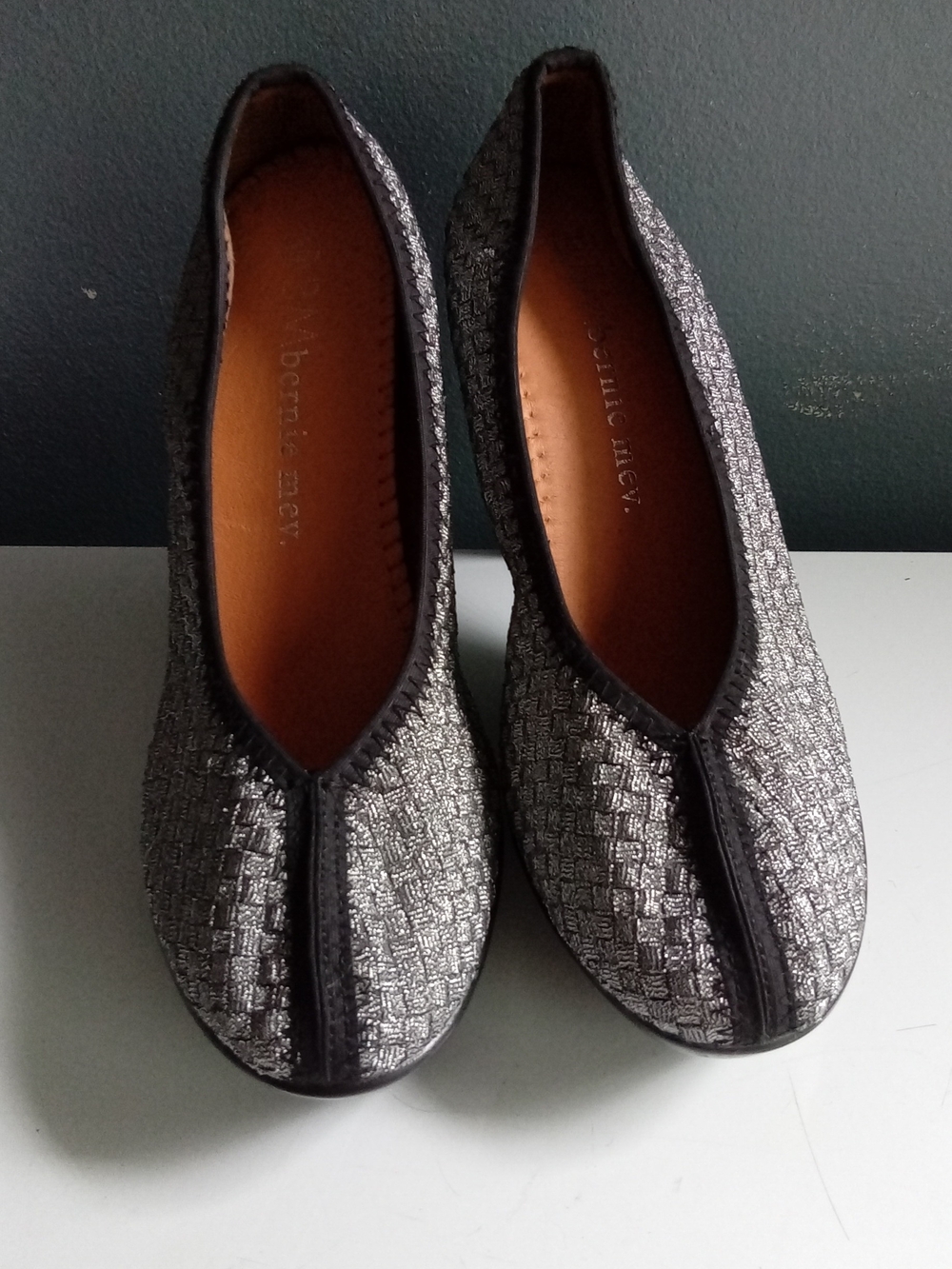 Bernie Mev‎ Silver Metallic Woven Elastic Stiletto Pumps Heels